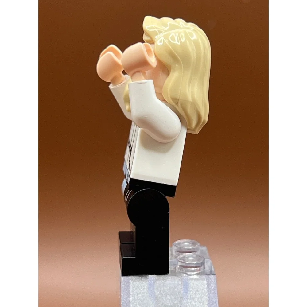 LEGO Jurassic World Soyona Santos White Wrap Top jw080 Dominion